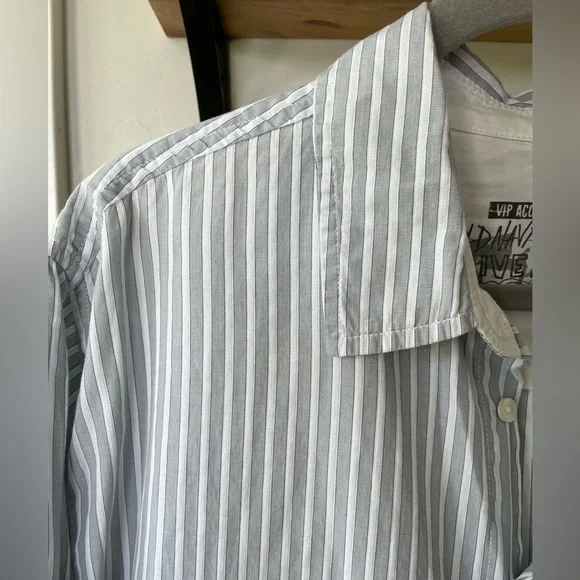Old Navy Set/2 Blue Gray White Striped Woven Button Down Men’s Dress Shirts XL - Picture 8 of 10